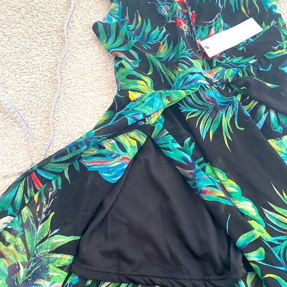 The Room tropical print maxi dress - Picture 8 of 12